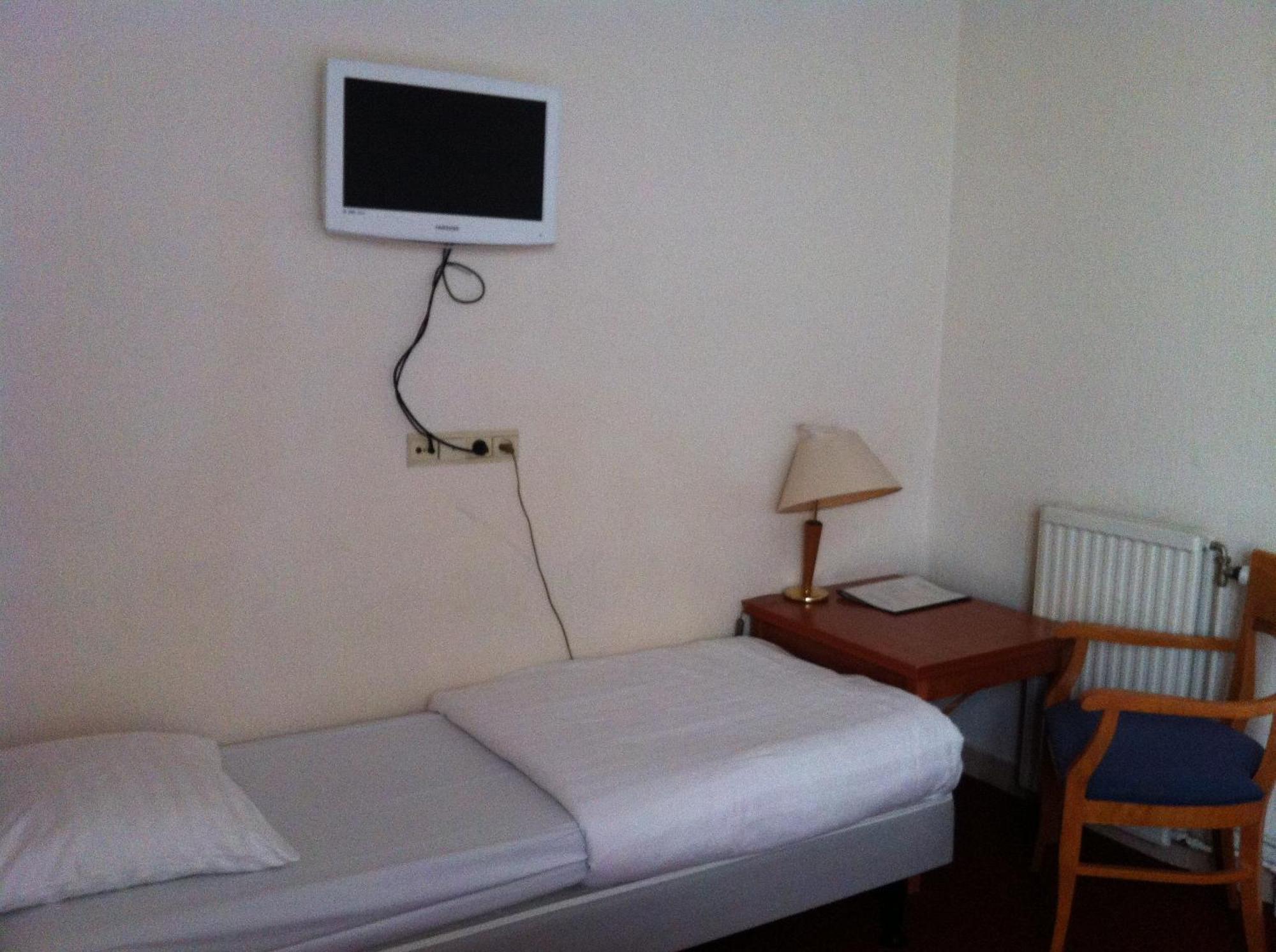 Single Room,1020969196:JPEG
