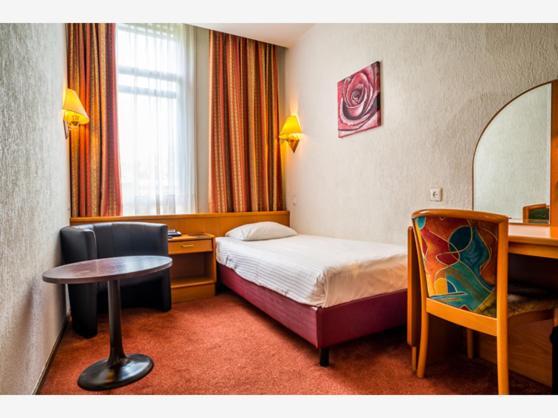 Single Room,1037208922:JPEG