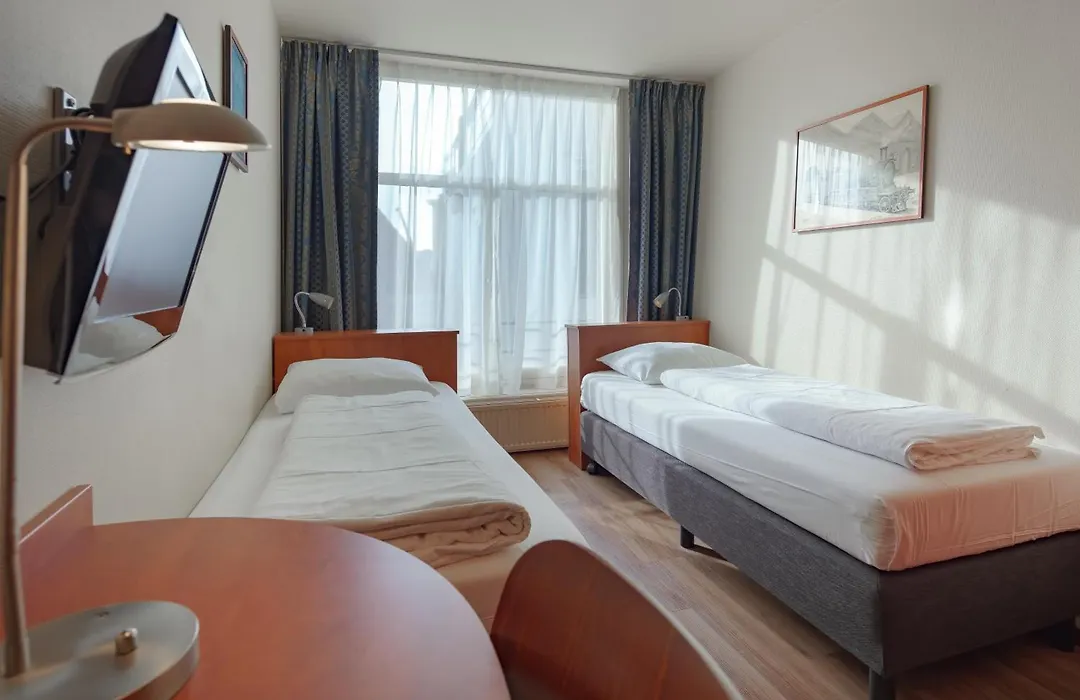 A-Train Hotel-1