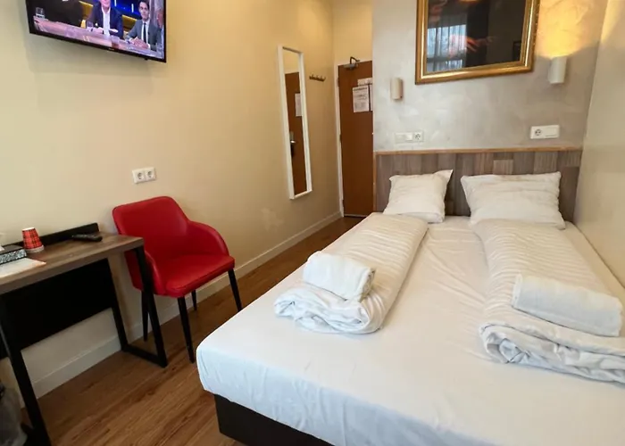 Hotel: Dam Hotel