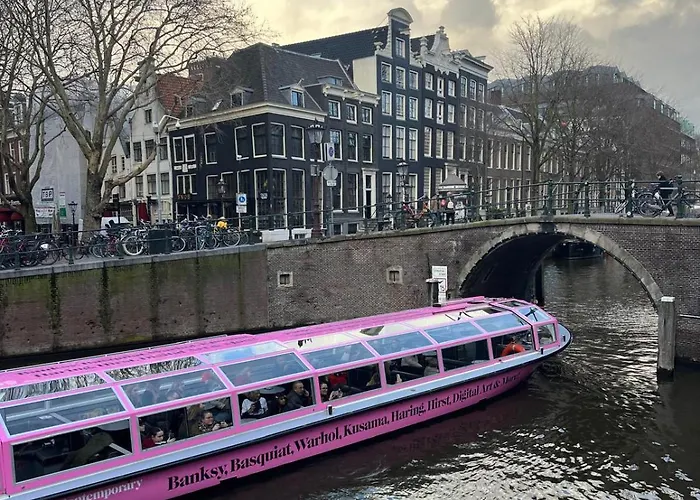 Mokum Suites