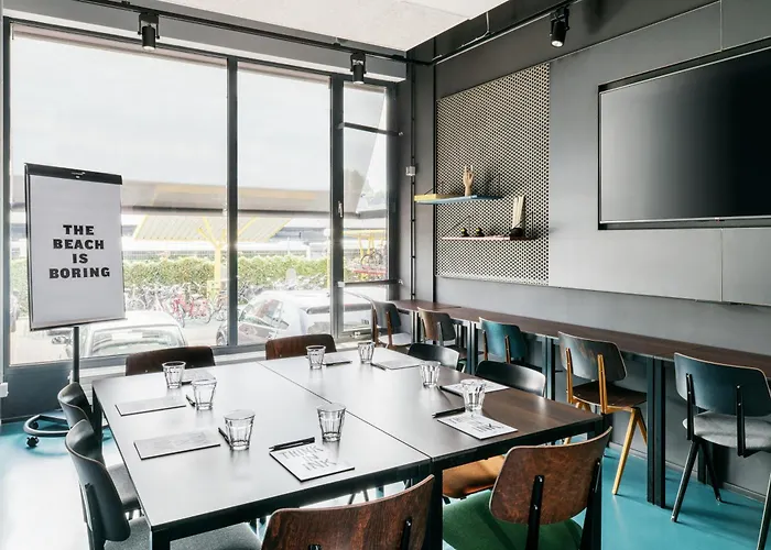 Social Hub Amsterdam West 4 Star